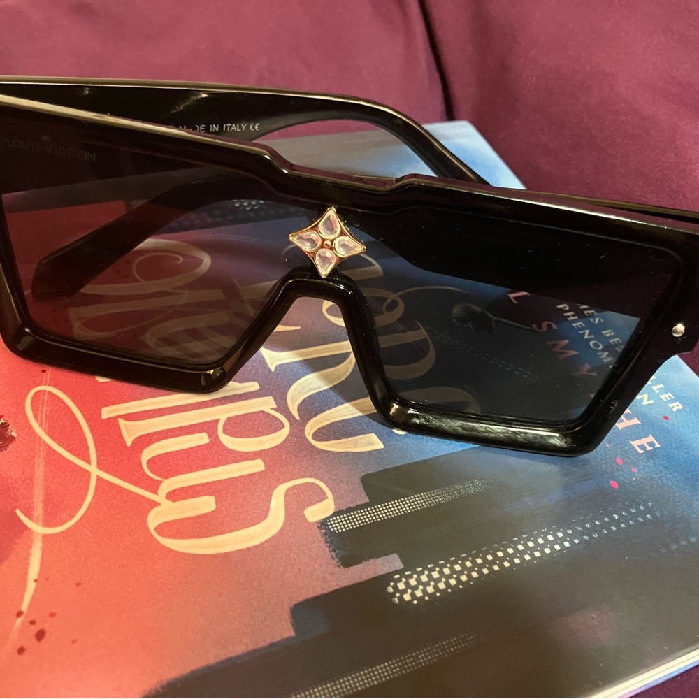 Louis Vuitton CYCLONE sunglasses 😎